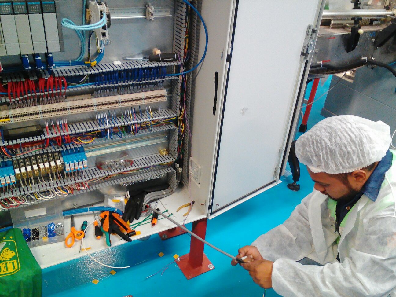 Tecnico en Control Industrial con tableros